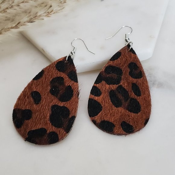 5 for $25 Textured Leopard Print Leaf Earrings - Picture 4 of 6